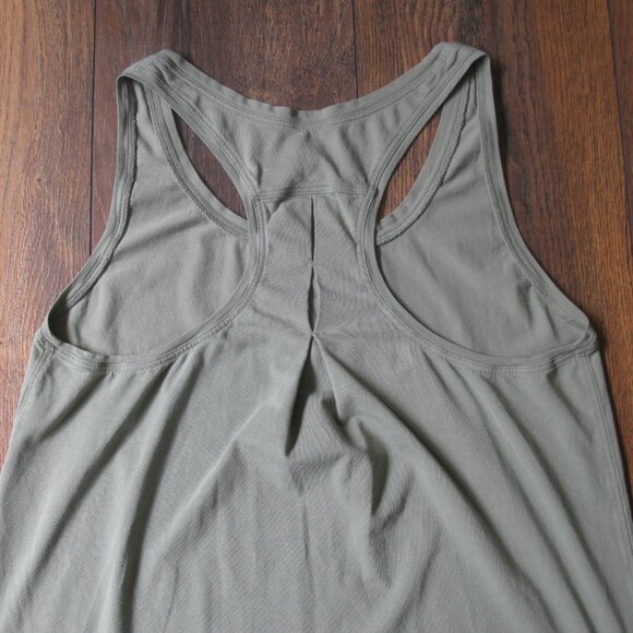 Lululemon Pleated Love tank ptp 16" *GUC - Picture 10 of 12